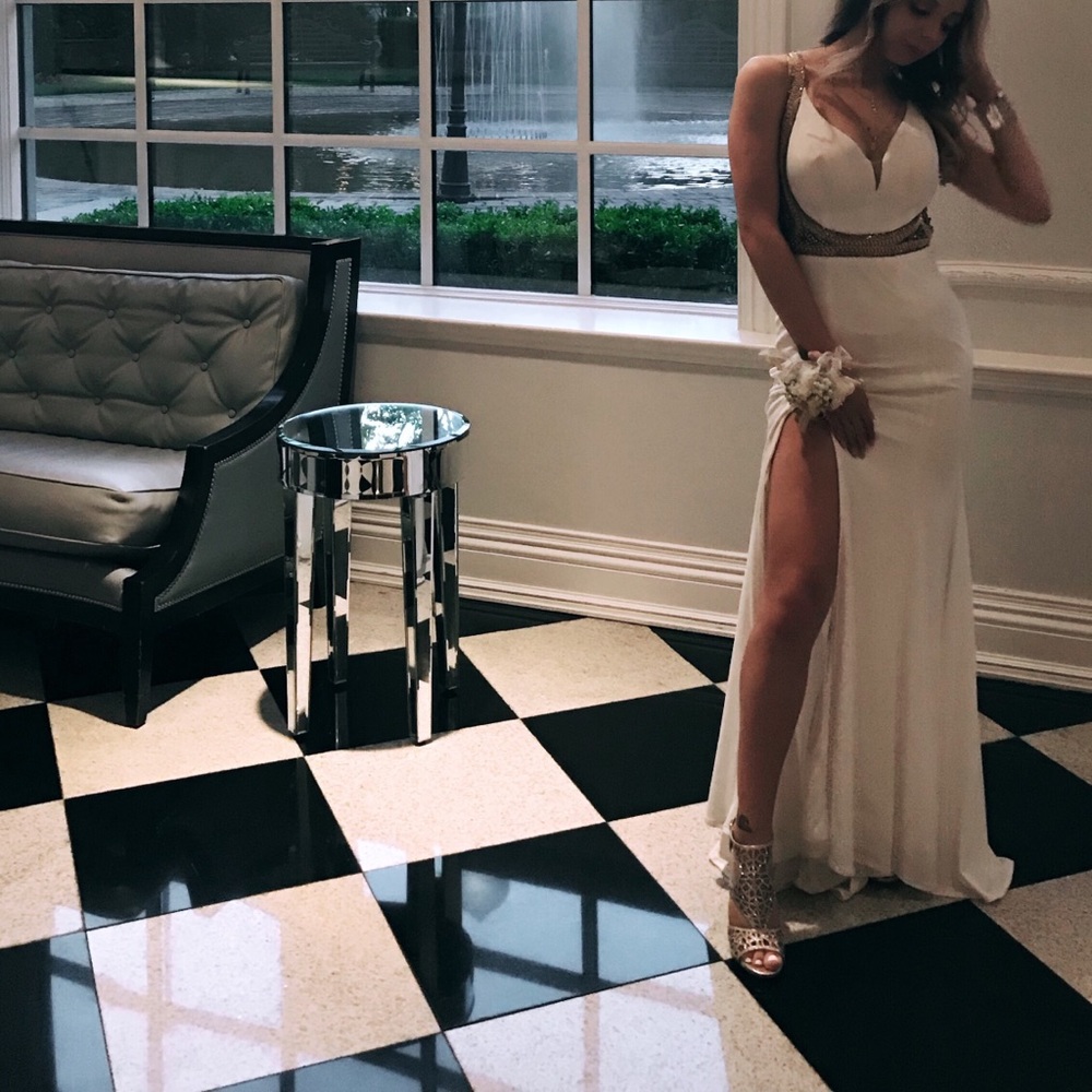 PROM DRESS - Picture 2 of 6